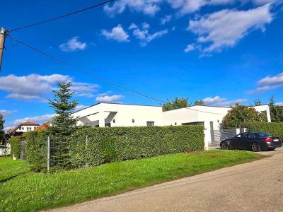 Luxus, exkluzív életkörnyezet Deszken a Marosmenti lakóparkban! Ide csak költözni kell!