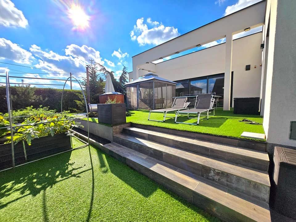 Luxus, exkluzív életkörnyezet Deszken a Marosmenti lakóparkban! Ide csak költözni kell!